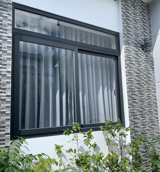 Cửa sổ lùa nhựa lõi thép 1 cánh tiết kiệm diện tích cho không gian nhỏ