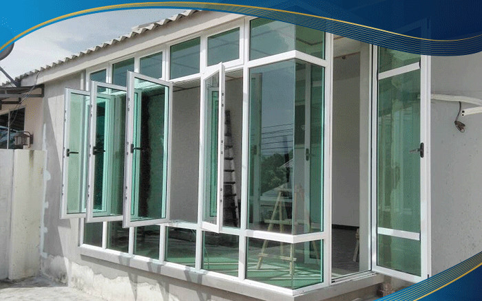 Cửa sổ nhựa 4 cánh màu trắng có vách cố định