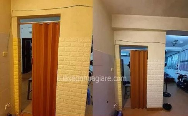 Cửa xếp nhựa nhà vệ sinh tiết kiệm không gian với ô thoáng khí phía trên tại Đà Nẵng