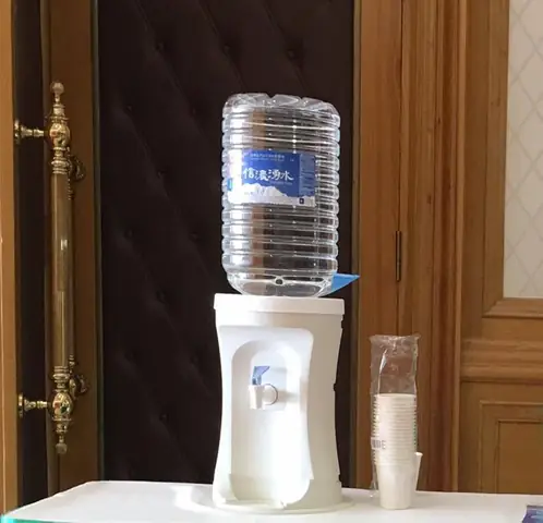 Đặt Bình Nước Trong Phòng Ngủ: Nên Hay Không Và Những Lưu Ý Quan Trọng