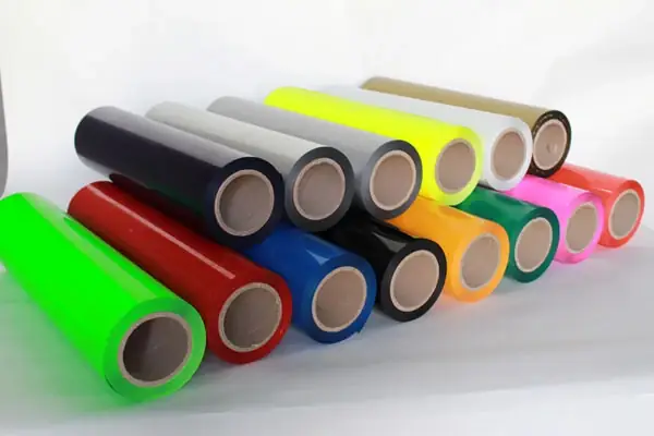 Decal dán tường trang trí phòng ngủ cho bé: Hướng dẫn chi tiết Decal dán tường trang trí phòng ngủ cho bé: Hướng dẫn chi tiết