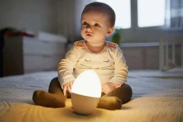 Chọn Đèn Phòng Ngủ Cho Bé: An Toàn, Thẩm Mỹ và Phát Triển Toàn Diện