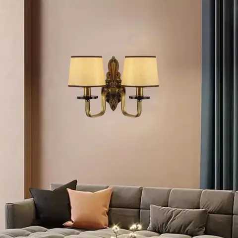 Đèn Phòng Ngủ Cổ Điển: Tuyển Chọn & Bí Quyết Thắp Sáng Không Gian