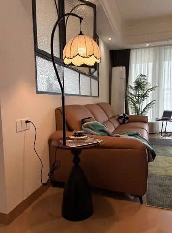 Tư Vấn Chọn Đèn Sàn Gỗ Phòng Ngủ Đẹp Và Sang Trọng
