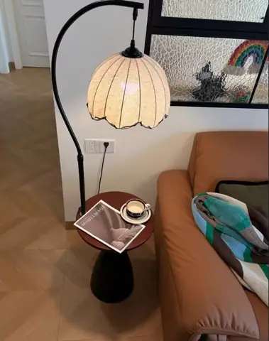 Tư Vấn Chọn Đèn Sàn Gỗ Phòng Ngủ Đẹp Và Sang Trọng