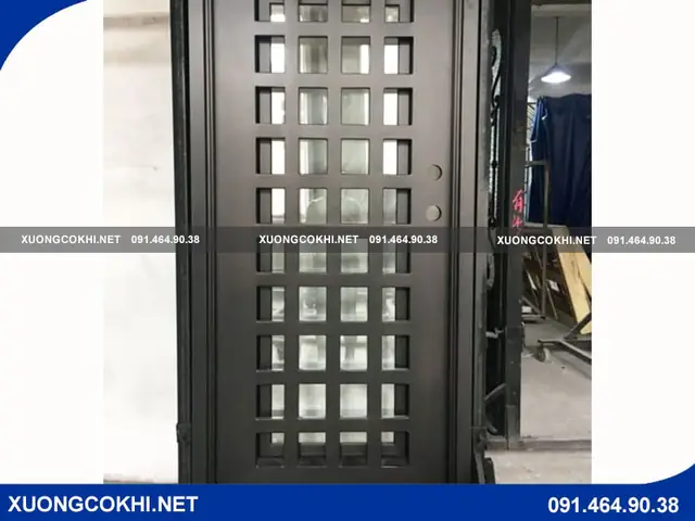 Top những mẫu cửa sắt 1 cánh phòng ngủ đẹp nhất năm 2025