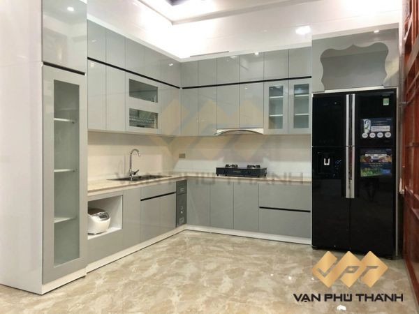 Giải pháp cửa tủ bếp nhựa composite bền vững, mang đến sự tiện nghi và vẻ đẹp thẩm mỹ cho mọi gia đình