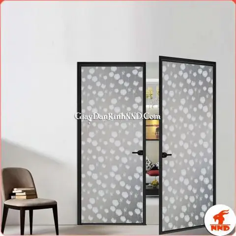 giấy dán kính phòng ngủ