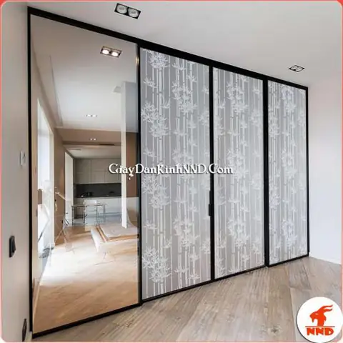 giấy dán kính phòng ngủ