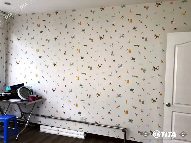 Trang trí giấy dán tường đẹp cho phòng ngủ màu xanh hiện đại
