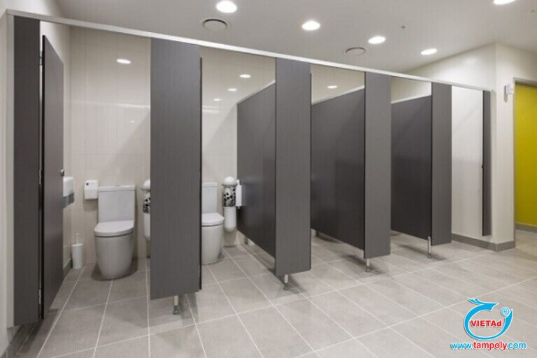 Hoa văn và màu sắc bền đẹp của tấm nhựa Composite làm cửa nhà vệ sinh