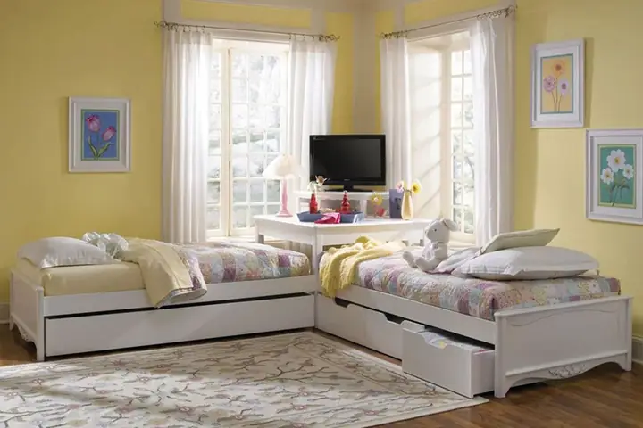 Bài trí 2 giường ngủ theo góc