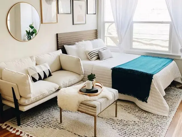 6. Tổng hợp một số mẫu bàn ghế decor phòng ngủ đẹp hiện nay
