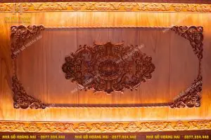 Ưu điểm nổi bật của trần gỗ gõ đỏ: Ưu điểm nổi bật của trần gỗ gõ đỏ: