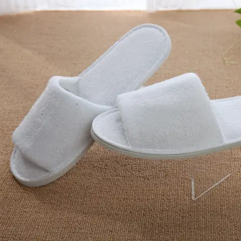 Lợi Ích Và Cách Ứng Dụng Màu Trắng Trong Phòng Ngủ Đẹp