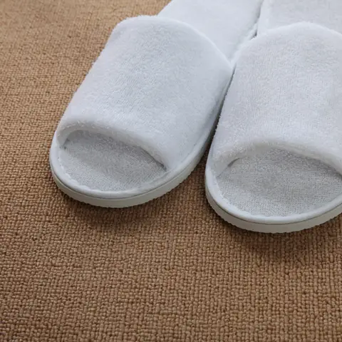 Lợi Ích Và Cách Ứng Dụng Màu Trắng Trong Phòng Ngủ Đẹp