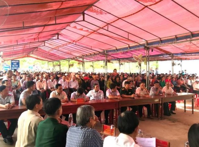 Người dân Phổ Thạnh đối thoại về ý kiến trái chiều của rác thải nhựa tại nhà máy