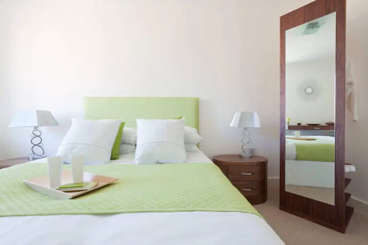 những vật dụng không nên để trong phòng ngủ những vật dụng không nên để trong phòng ngủ