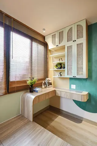 Bàn làm việc và kệ sách Bàn làm việc và kệ sách