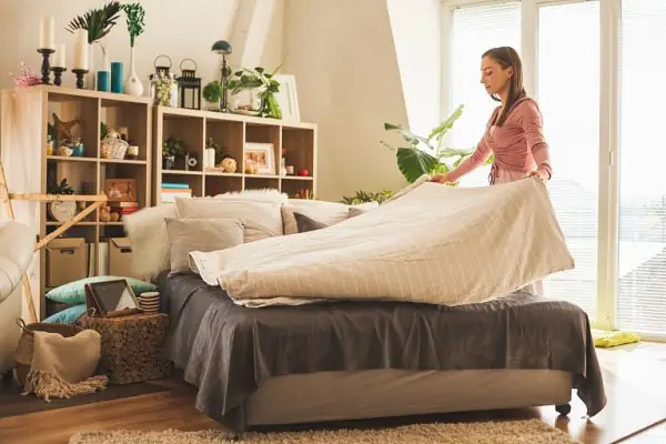phòng ngủ bị ẩm mốc