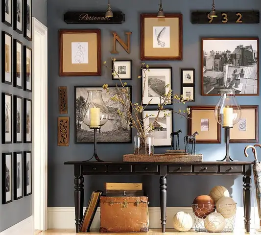 Để đáp ứng nhu cầu sinh hoạt của 4 người, KTS đã tư vấn cho gia chủ tách phòng ngủ 25m² thành 3 không gian bằng vách thạch cao hoặc vách gỗ nhẹ.