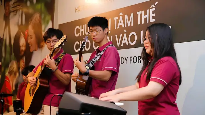 Phòng Ngủ Có Bàn Học Robot Giúp Giải Bài Tập: Khám Phá Tiềm Năng