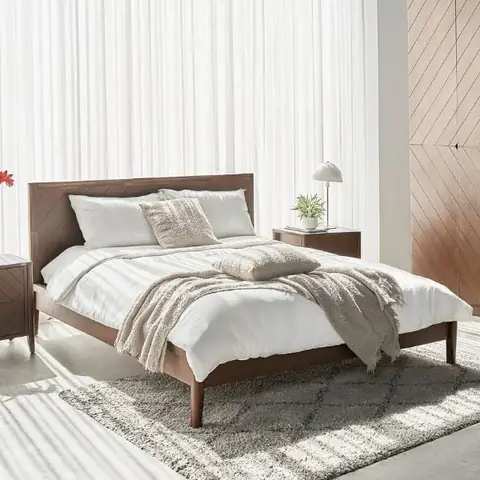 Phòng Ngủ Có Cửa Sổ Đầu Giường: Ưu Nhược Điểm và Giải Pháp Hiệu Quả