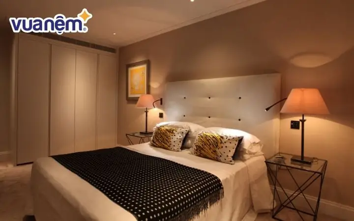1.5. Đèn ngủ 1.5. Đèn ngủ