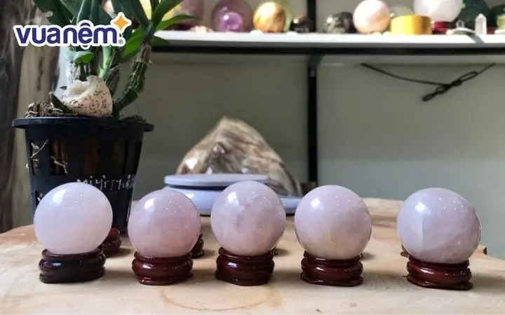 1.2. Cầu đá thạch anh hồng 1.2. Cầu đá thạch anh hồng