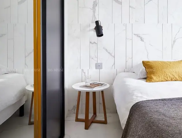 Thiết Kế **Phòng Ngủ Nhỏ Ốp Gỗ**: Biến Không Gian Hẹp Thành Tuyệt Tác