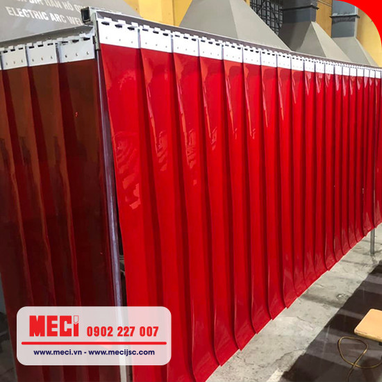 Rèm cửa nhựa dẻo màu đỏ chống tia lửa hàn
