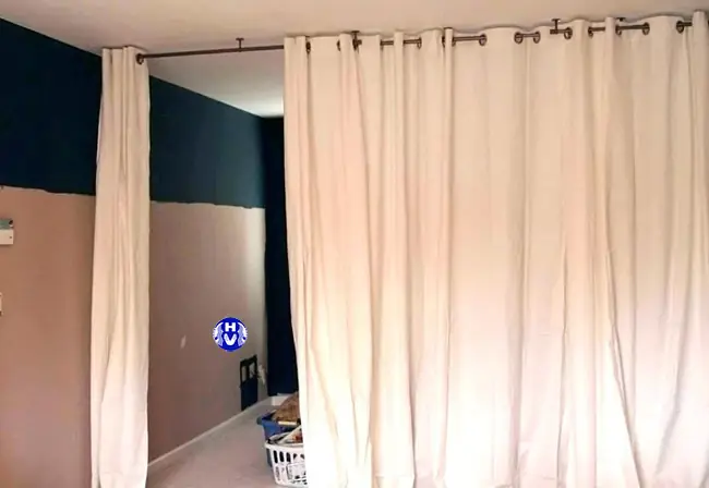 Ưu điểm giữa rèm vải ngăn phòng ngủ với vách ngăn