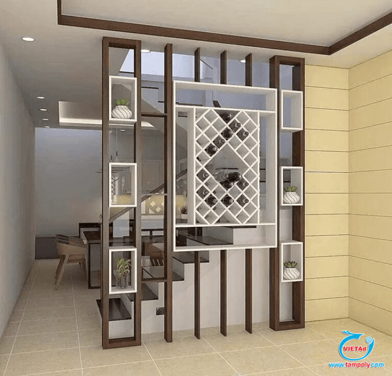 Tấm nhựa làm cửa nhà vệ sinh kết hợp che cầu thang và kệ trang trí