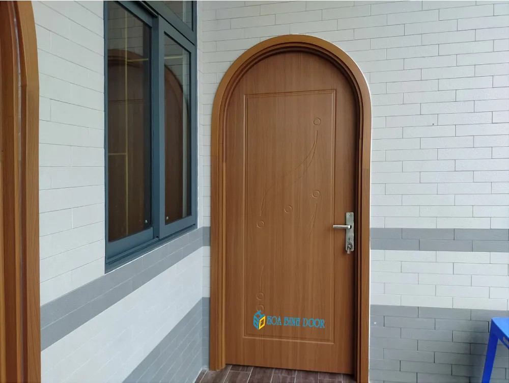 Thiết kế cửa gỗ nhựa composite vòm độc đáo