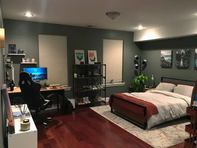 Phòng ngủ gaming tối giản, đơn giản