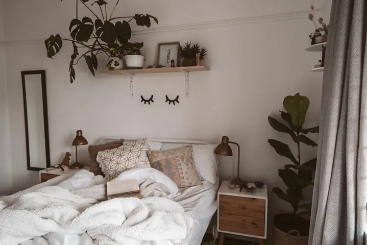 Hướng dẫn trang trí phòng ngủ bằng giấy gói quà độc đáo