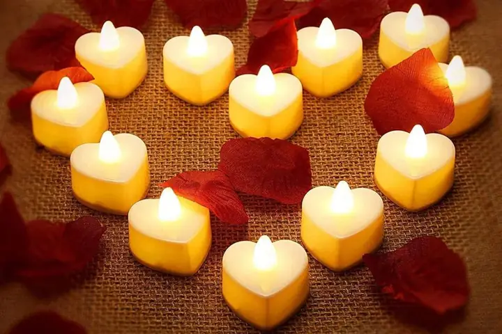 Trang trí sinh nhật phòng ngủ với nến tealight