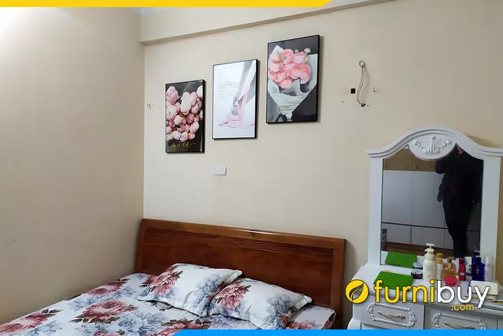 Tranh treo phong ngu chung cu lang man doa hoa hong phap