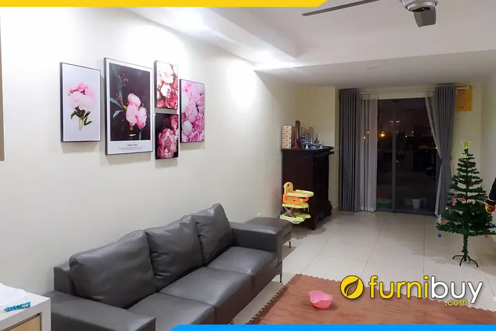 Phong khach chung cu treo bo canvas hoa hong phap 5 tam