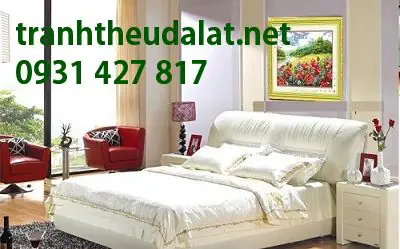 Tranh thêu treo phòng ngủ và những điều cần tránh