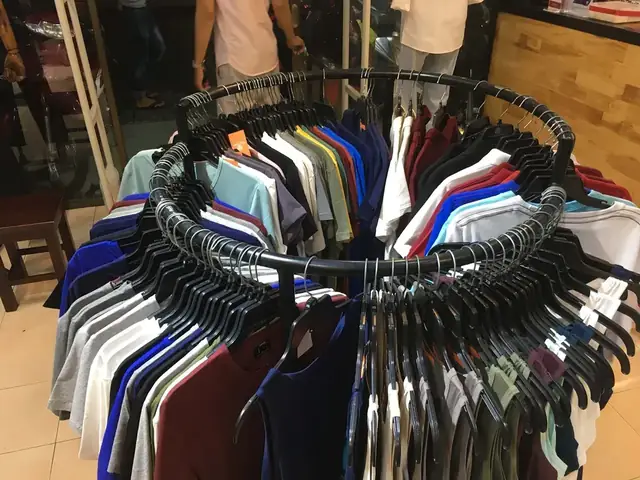 treo đồ trong phòng ngủ treo đồ trong phòng ngủ
