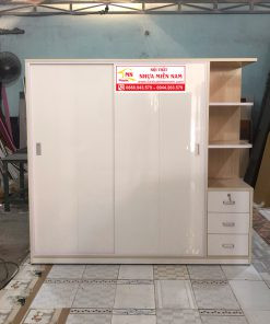 Tủ nhựa cửa lùa với kệ trang trí tích hợp