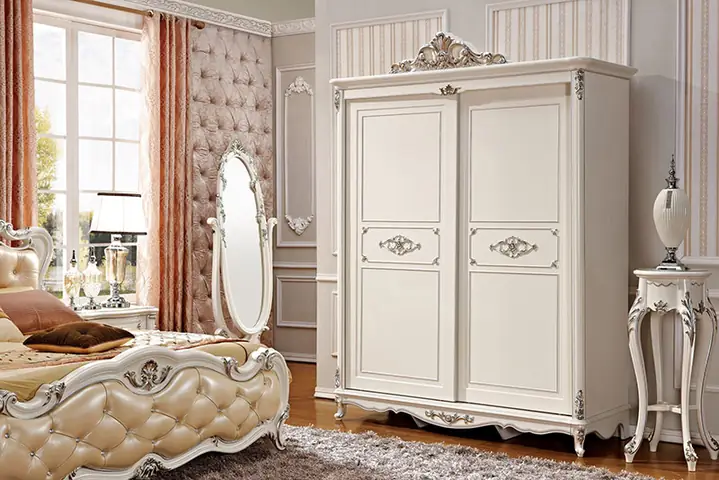 Tủ quần áo phòng ngủ tân cổ điển: Đặc điểm & Hướng dẫn chọn