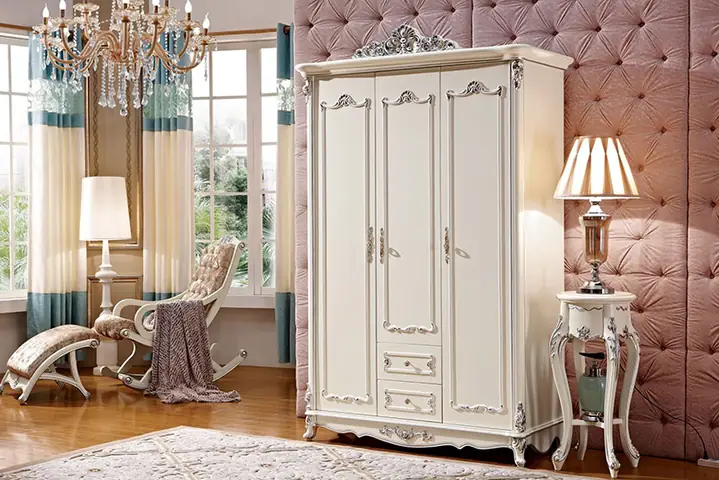 Tủ quần áo phòng ngủ tân cổ điển: Đặc điểm & Hướng dẫn chọn