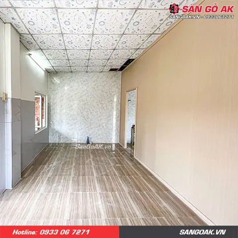 Tông màu gỗ vàng sồi nhạt mang lại cảm giác ấm áp, sang trọng cho không gian