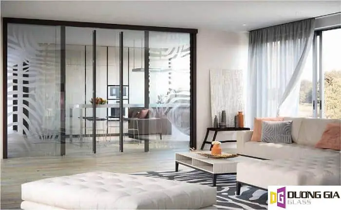 Vách ngăn phòng ngủ kính cường lực là gì?